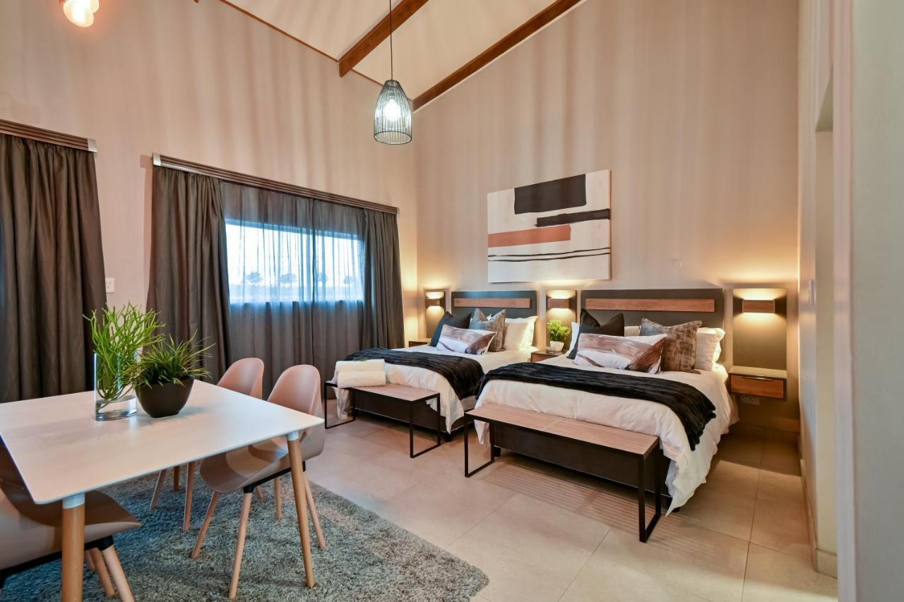 Summer Palace Guesthouse Bloemfontein Bagian luar foto