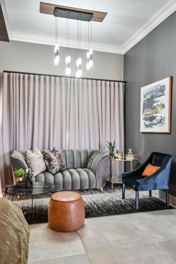 Summer Palace Guesthouse Bloemfontein Bagian luar foto