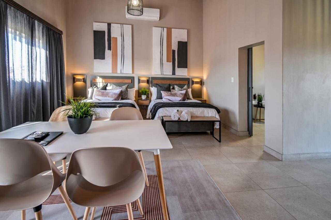 Summer Palace Guesthouse Bloemfontein Bagian luar foto