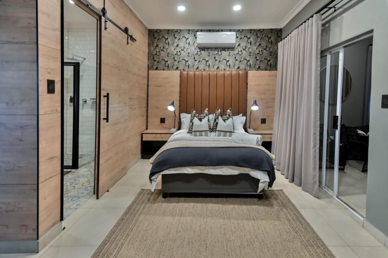 Summer Palace Guesthouse Bloemfontein Bagian luar foto